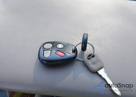 1998 Buick Park Avenue Ultra Cmi z USA, uszkodzony, nr VIN 1G4CU5214W4656672